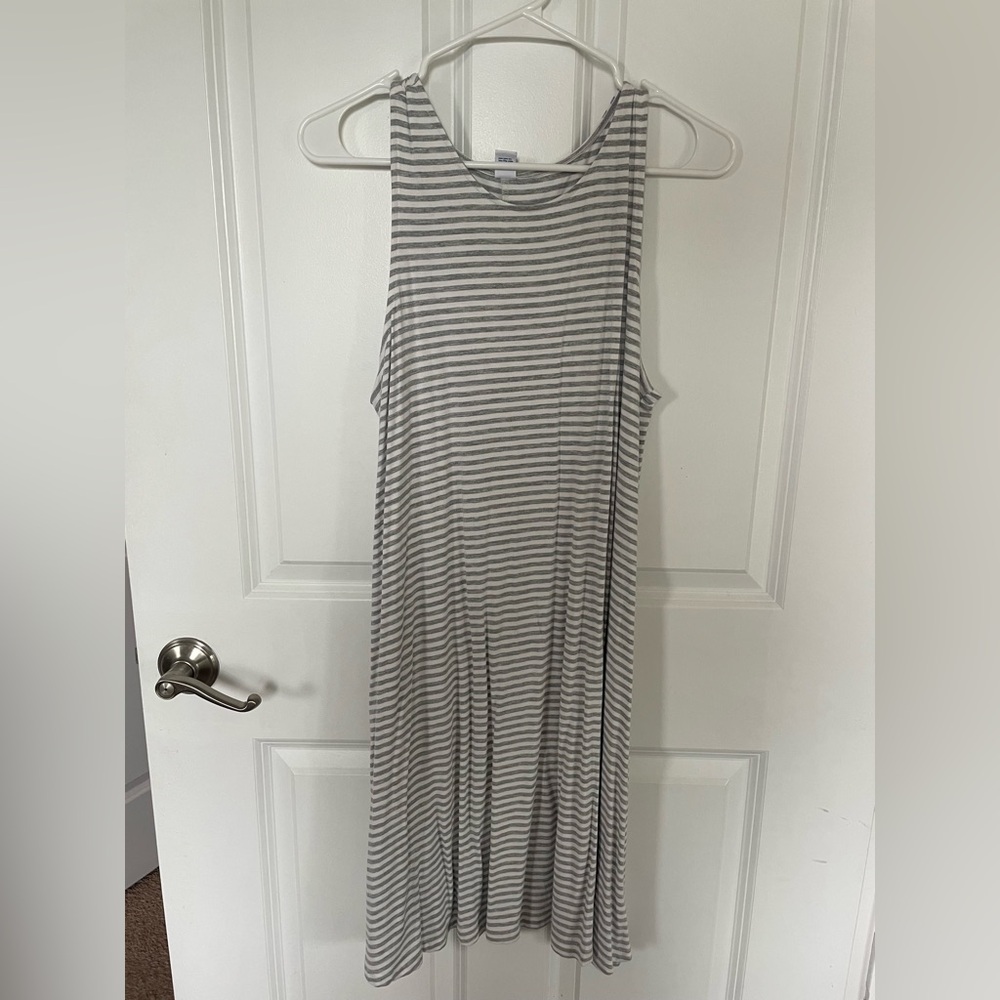 Old Navy Gray Striped Midi Dress